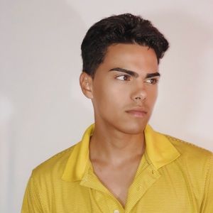 Meet your Posher, Caio